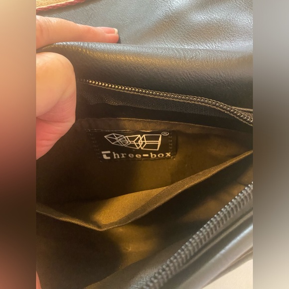 MAN BAG- THREE BOX BRAND shoulder bag. BLACK. 8x6x4 - Picture 5 of 8